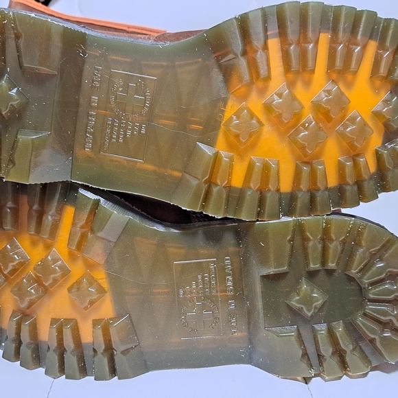 Dr Martens 101 C.F. Stead Tan Suede Boots W/Ben SDr. Martens Brown Leather Boots - Picture 6 of 10